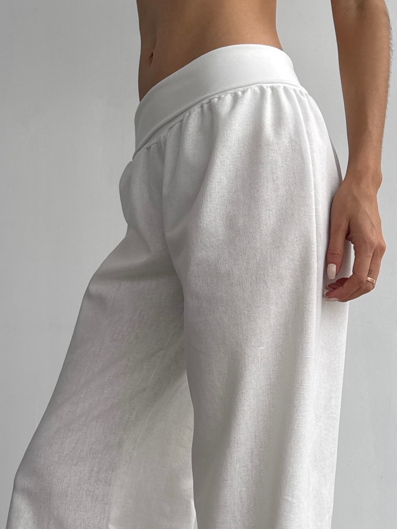 Mila Pant - White